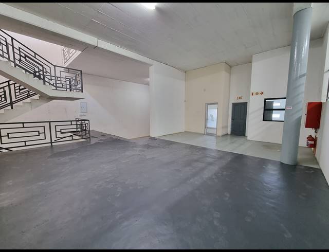 1,260M² WAREHOUSE TO LET IN ORMONDE